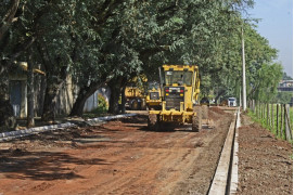 Prefeitura inicia obras para pavimentação da rua José Antonio Tricânico, no Santa Rita